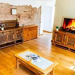 Old Town Apartments With Free Parking